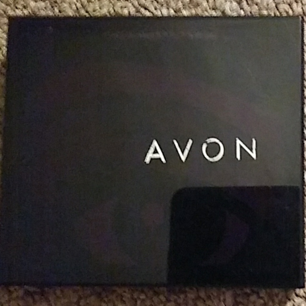 Avon - Picture 3 of 3